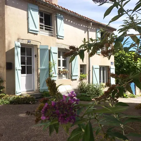 Le 19 Rue **,maison De Charme Proche Du Puy Du Fou